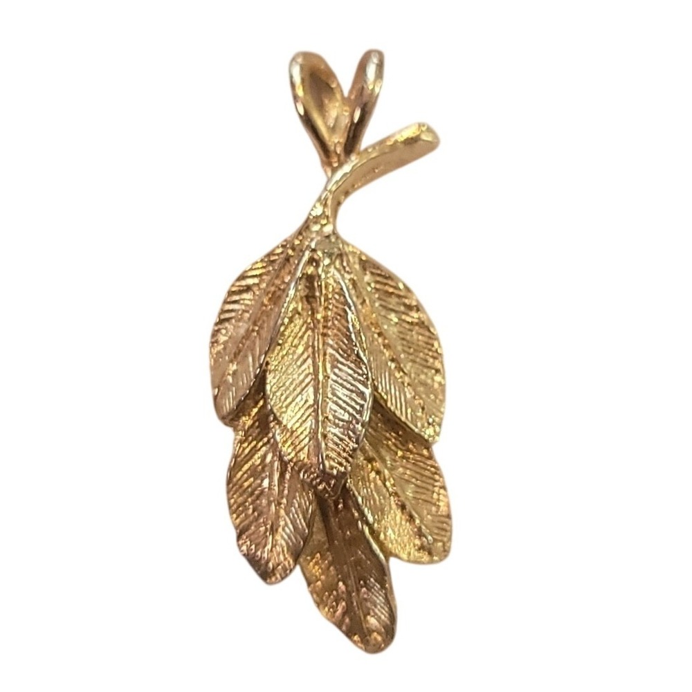 Gold Tone Leaf Cluster Pendant Charm Textured Botanical Nature Inspired‎ Design